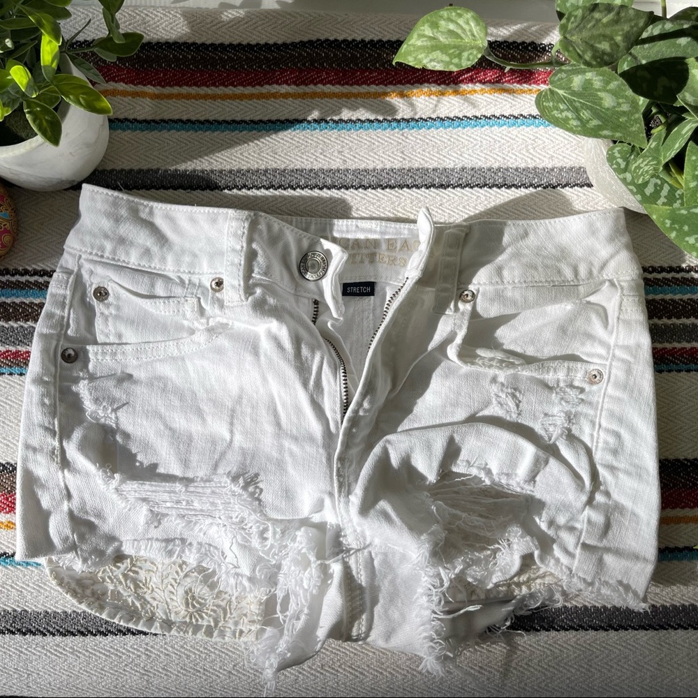 American eagle white lace shorts
